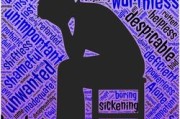 柑橘烏云？？歌詞解析：破碎美學(xué)與情感隱喻的詩(shī)意碰撞